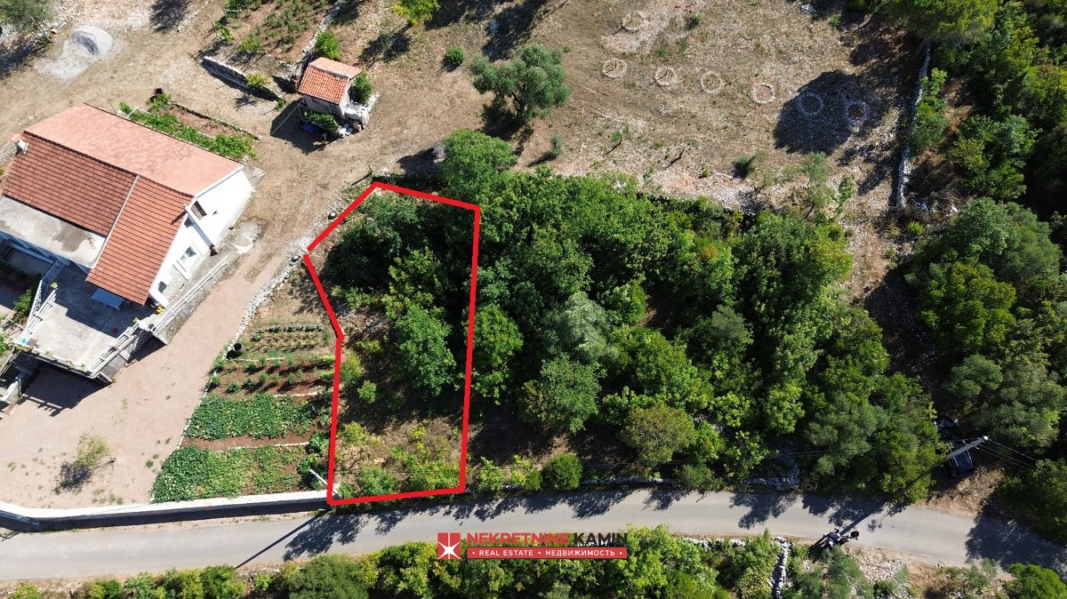Plac u selu Zagora opština Kotor 